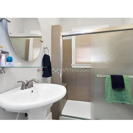 Cozy Downtown Studio By Toyota Center Houston Exterior photo